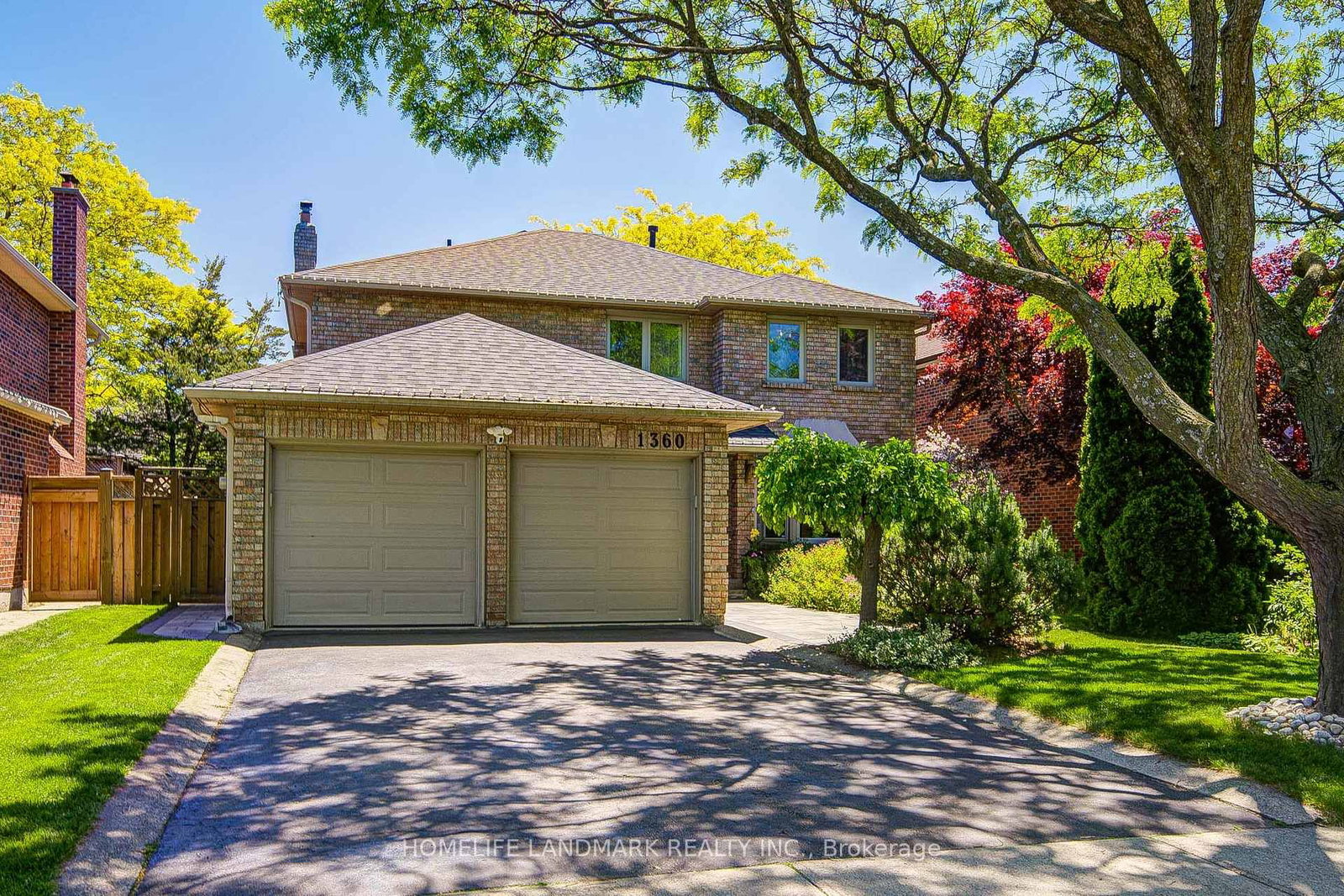 1360 Old English Lane • Oakville, ON photo 2