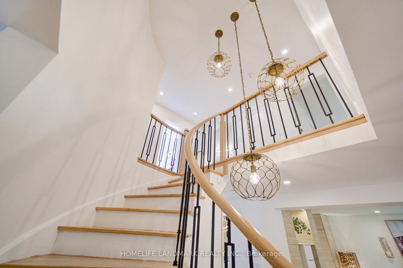 1360 Old English Oakville,ON L6M 2P8 — Photo 26