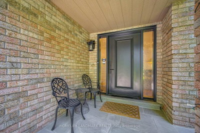 1360 Old English Lane • Oakville, ON photo 3