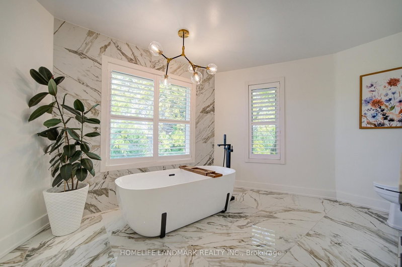 1360 Old English Oakville,ON L6M 2P8 — Photo 31