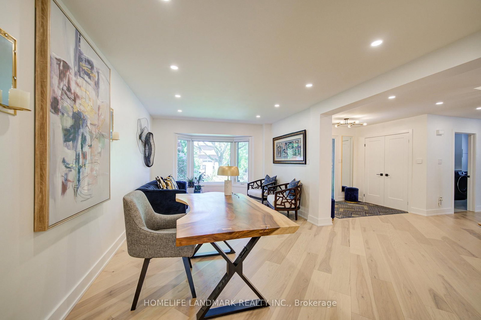 1360 Old English Lane • Oakville, ON photo 8