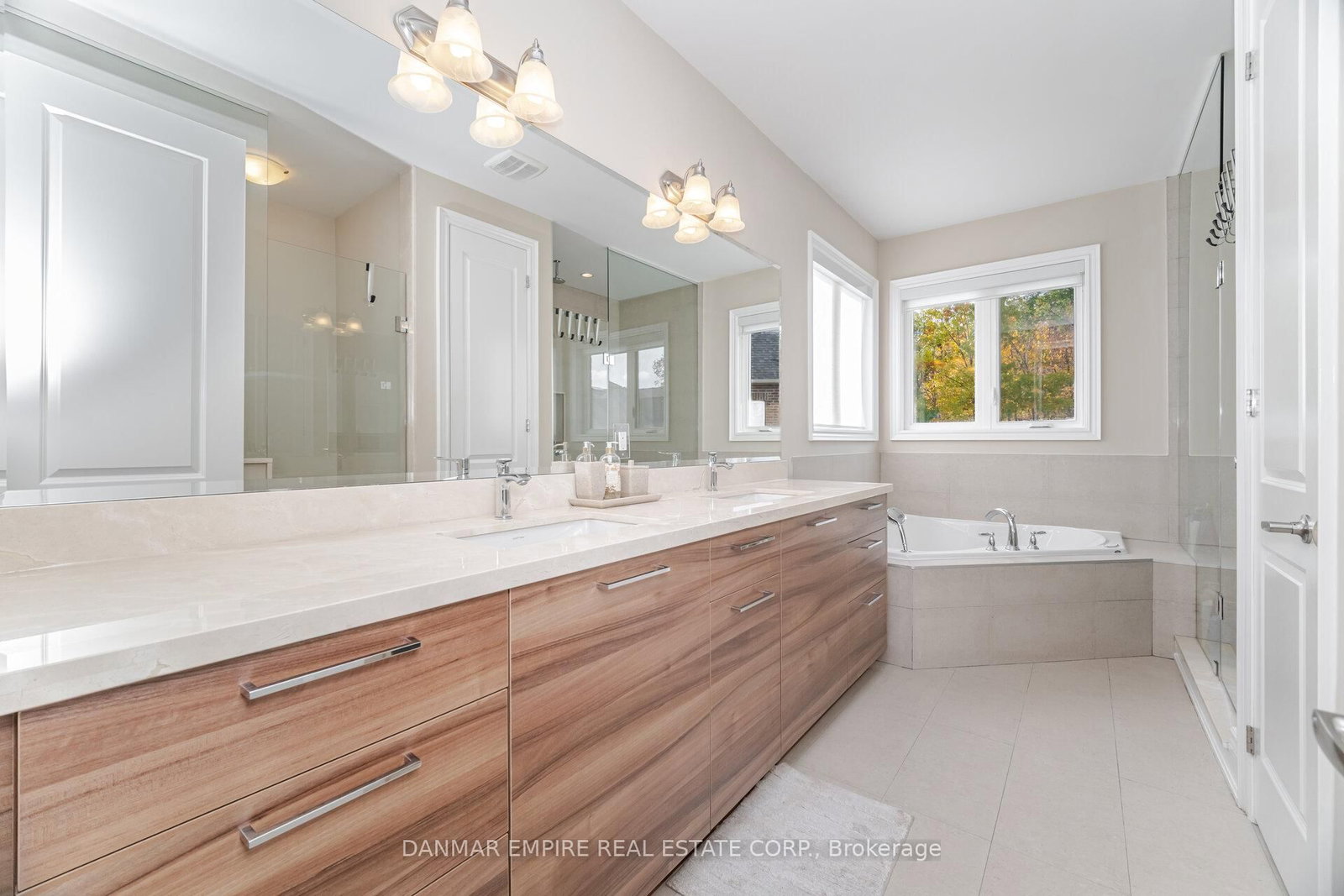 2118 Vineland Oakville,ON L6H 0J6 — Photo 37