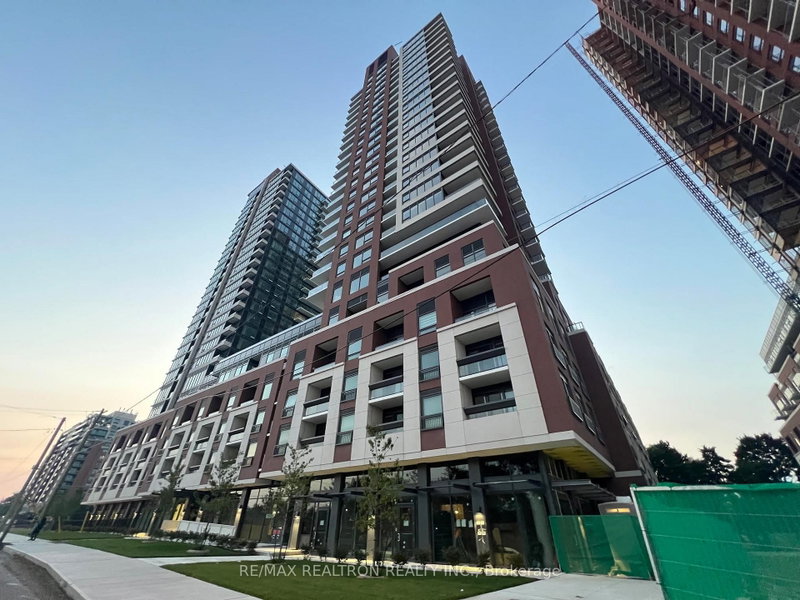1012 - 4010 Eglinton Avenue W
