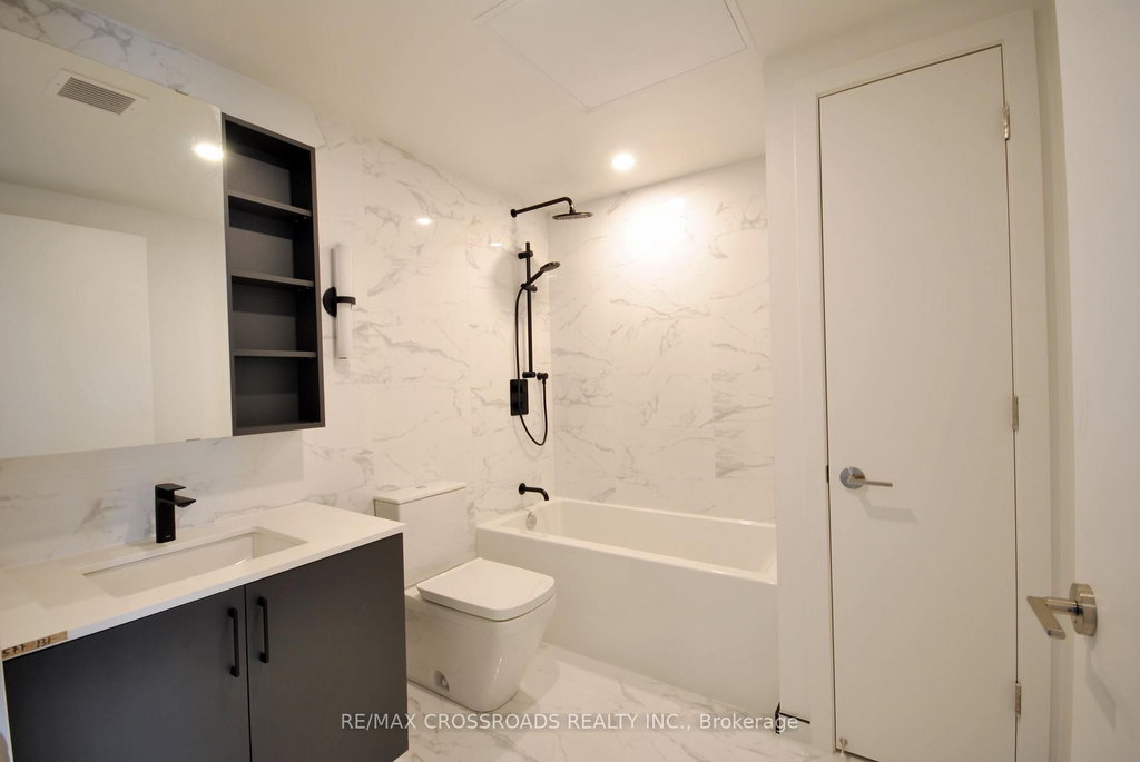 516 - 689 The Queensway Drive 5