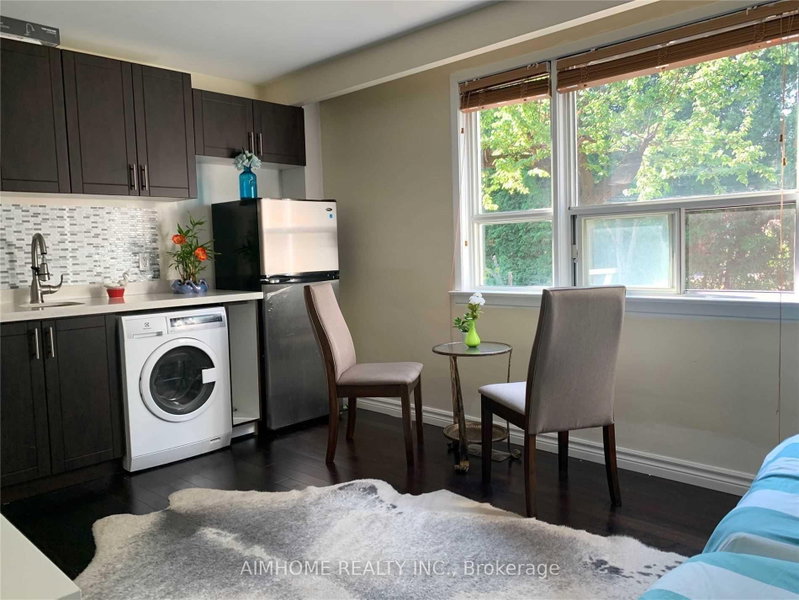 #1 - 68 Claver Avenue S