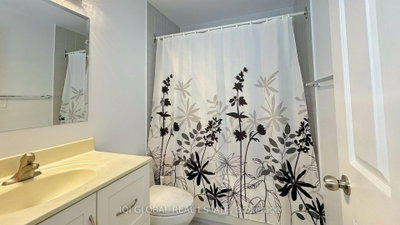 2511 Lakeshore Oakville,ON L6L 6L9 — Photo 13