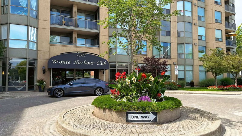 109 - 2511 Lakeshore Road W