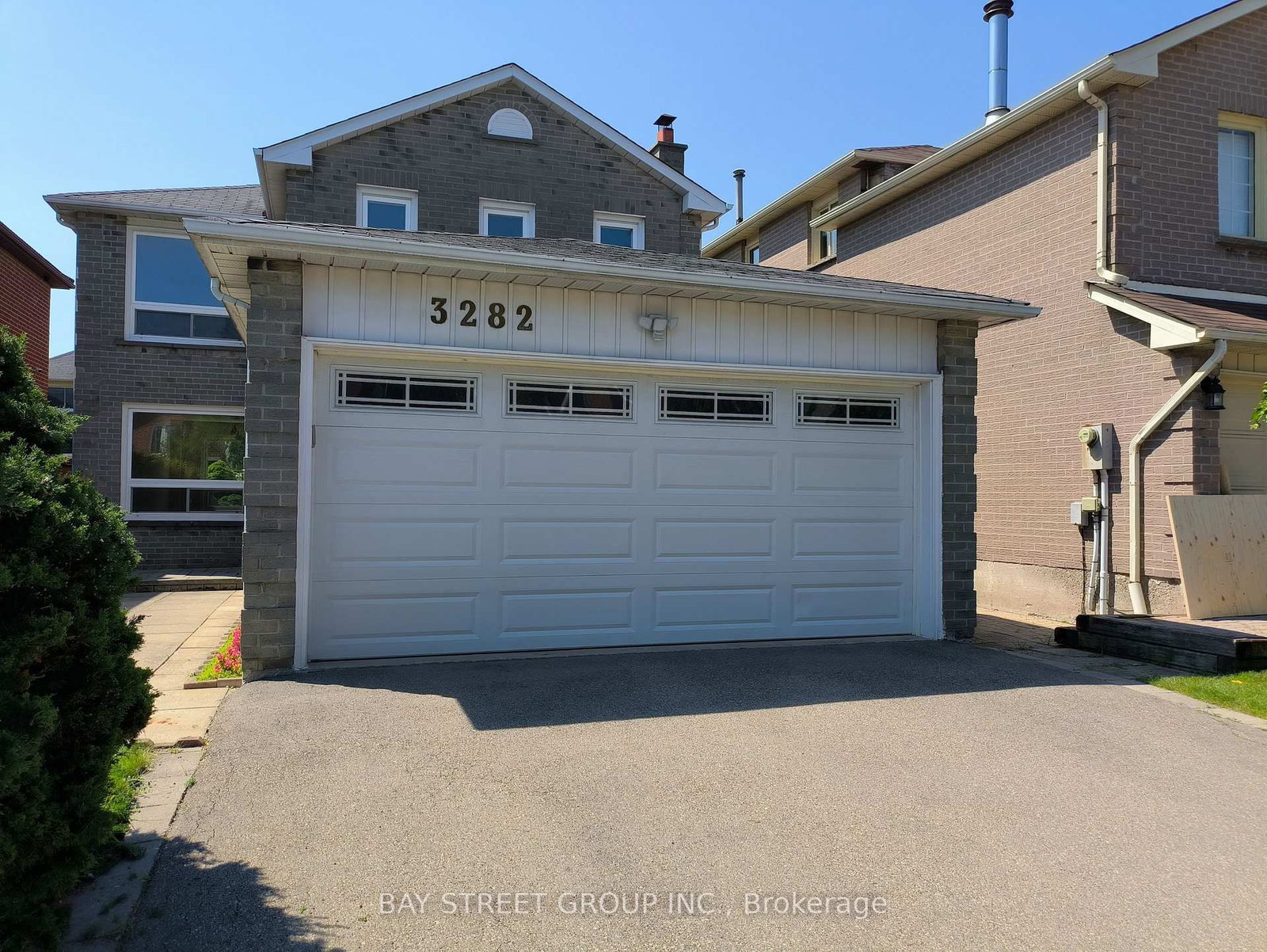 3282 Dragon Drive • Mississauga, ON photo 2