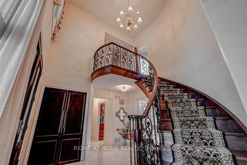 4326 Bridlepath Mississauga,ON L5L 3K4 — Photo 18