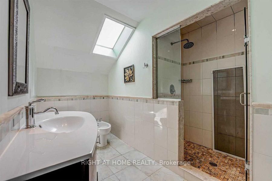 4326 Bridlepath Mississauga,ON L5L 3K4 — Photo 22