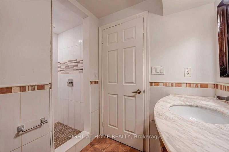4326 Bridlepath Mississauga,ON L5L 3K4 — Photo 33