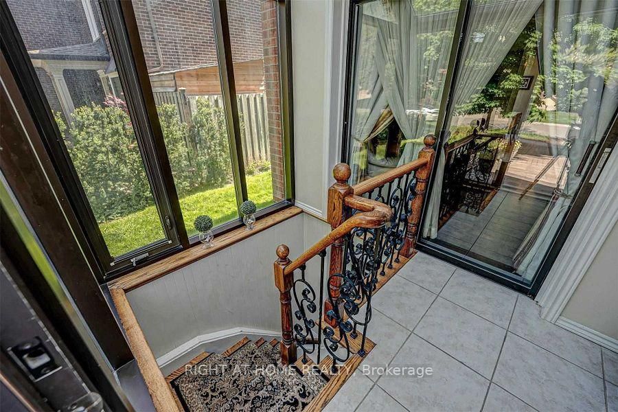 4326 Bridlepath Mississauga,ON L5L 3K4 — Photo 37