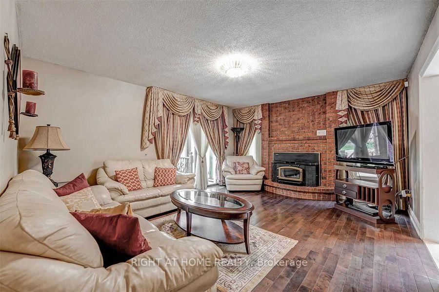 4326 Bridlepath Mississauga,ON L5L 3K4 — Photo 11