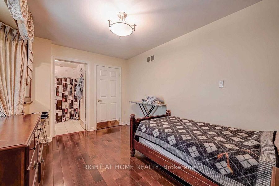 4326 Bridlepath Mississauga,ON L5L 3K4 — Photo 15
