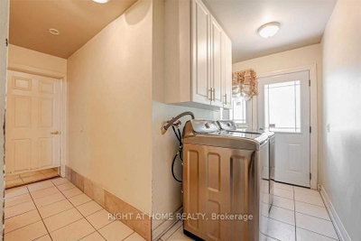 4326 Bridlepath Mississauga,ON L5L 3K4 — Photo 17