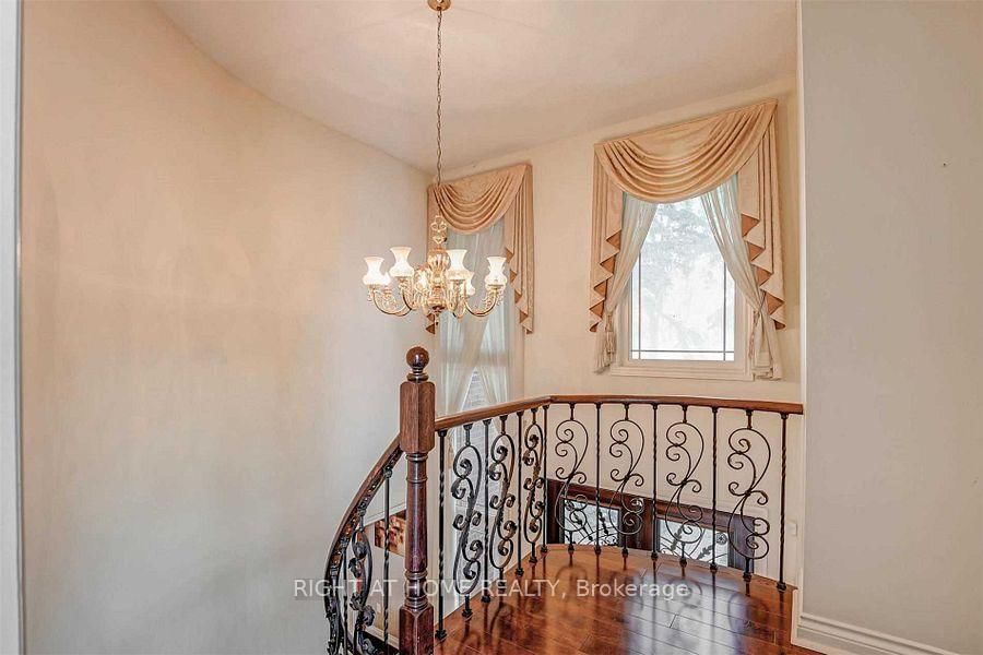 4326 Bridlepath Mississauga,ON L5L 3K4 — Photo 19