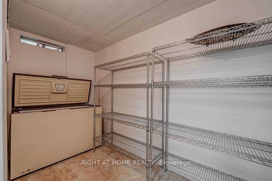 4326 Bridlepath Mississauga,ON L5L 3K4 — Photo 36