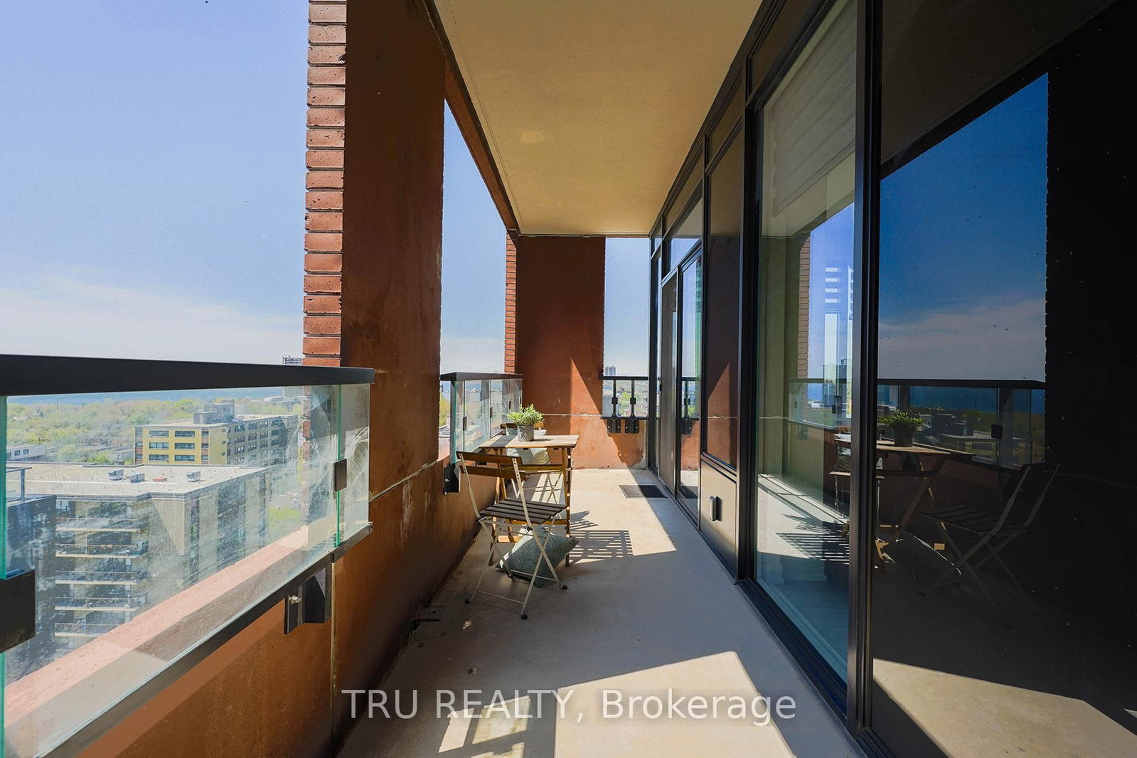 270 Dufferin Street • #LPH12 • Toronto, ON photo 24