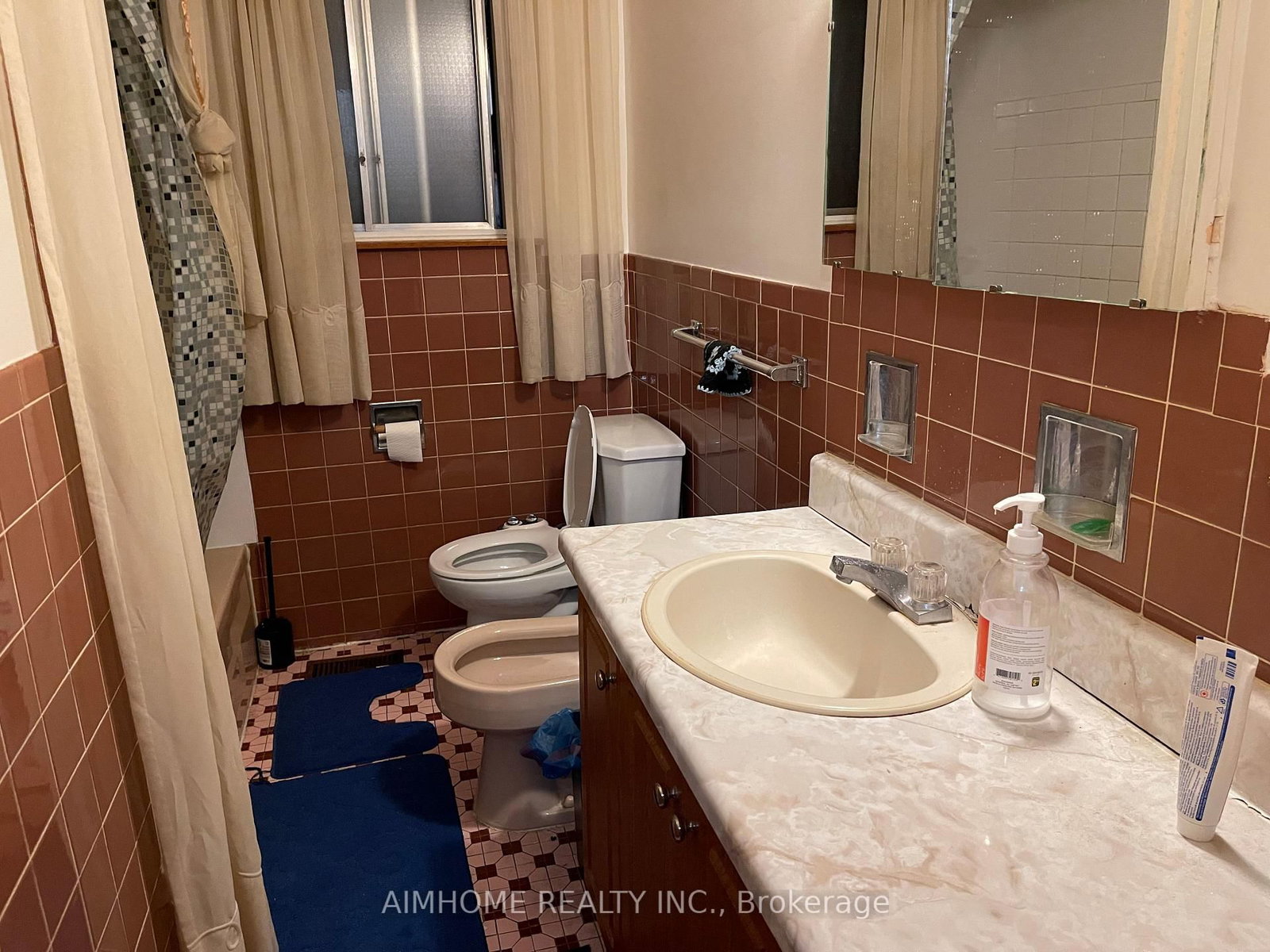 170 Gracefield Avenue • Toronto, ON photo 13