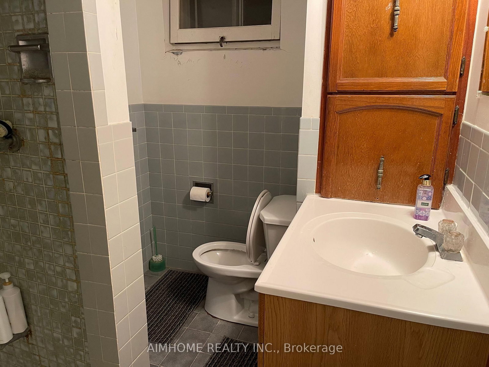 170 Gracefield Avenue • Toronto, ON photo 18