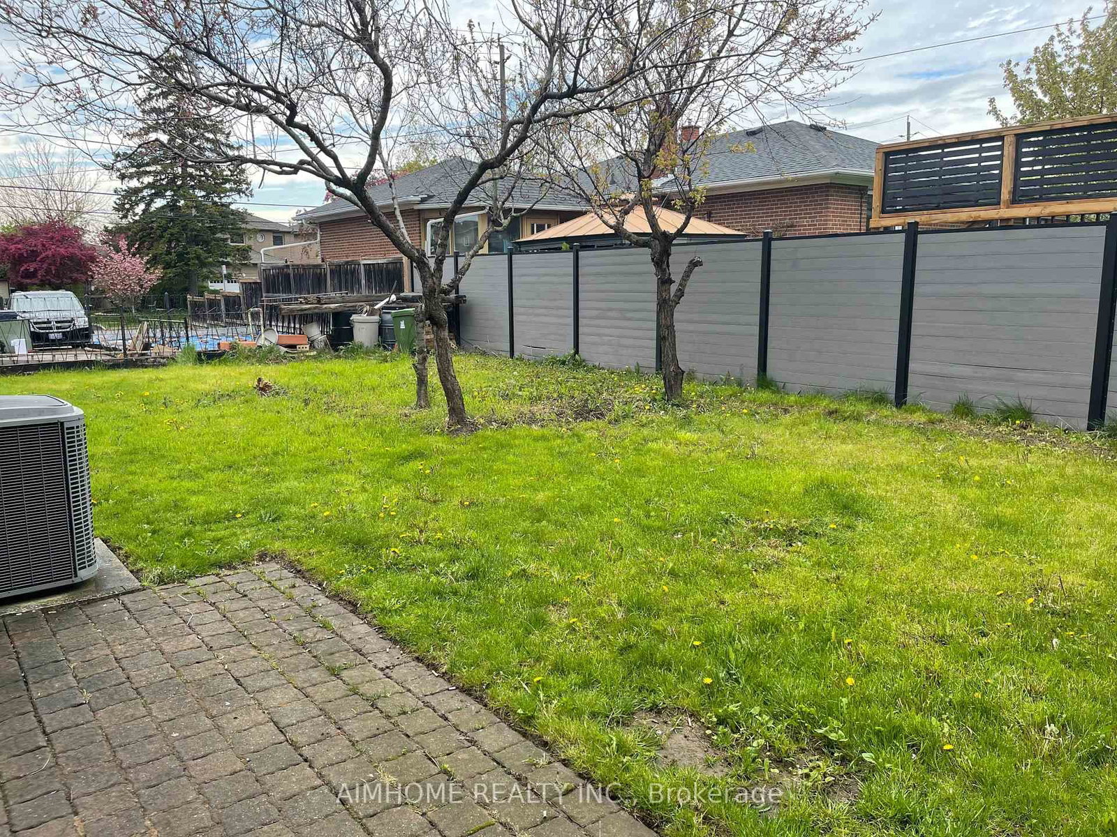 170 Gracefield Avenue • Toronto, ON photo 3