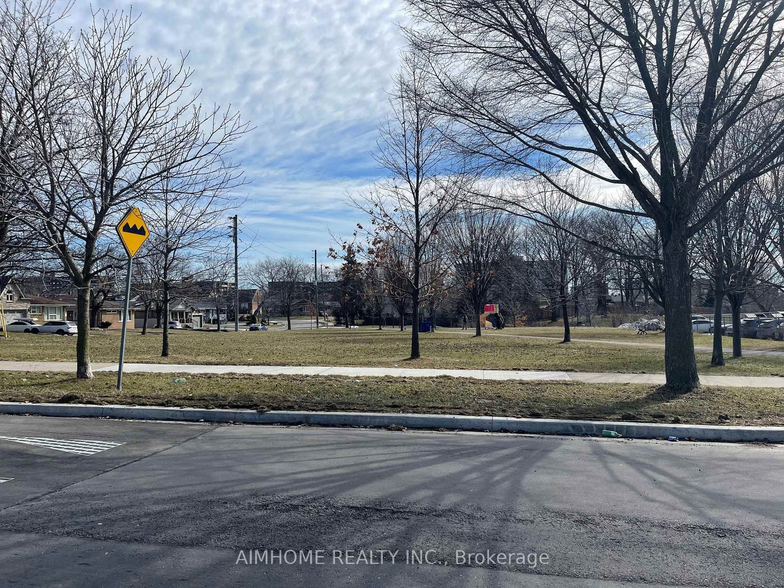 170 Gracefield Avenue • Toronto, ON photo 4