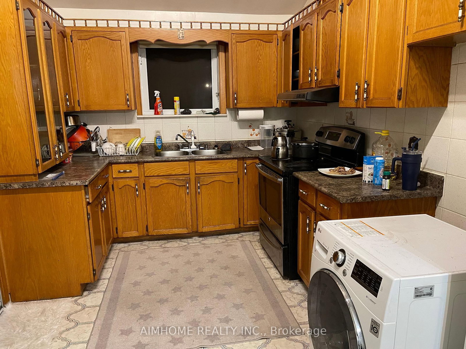 170 Gracefield Avenue • Toronto, ON photo 5