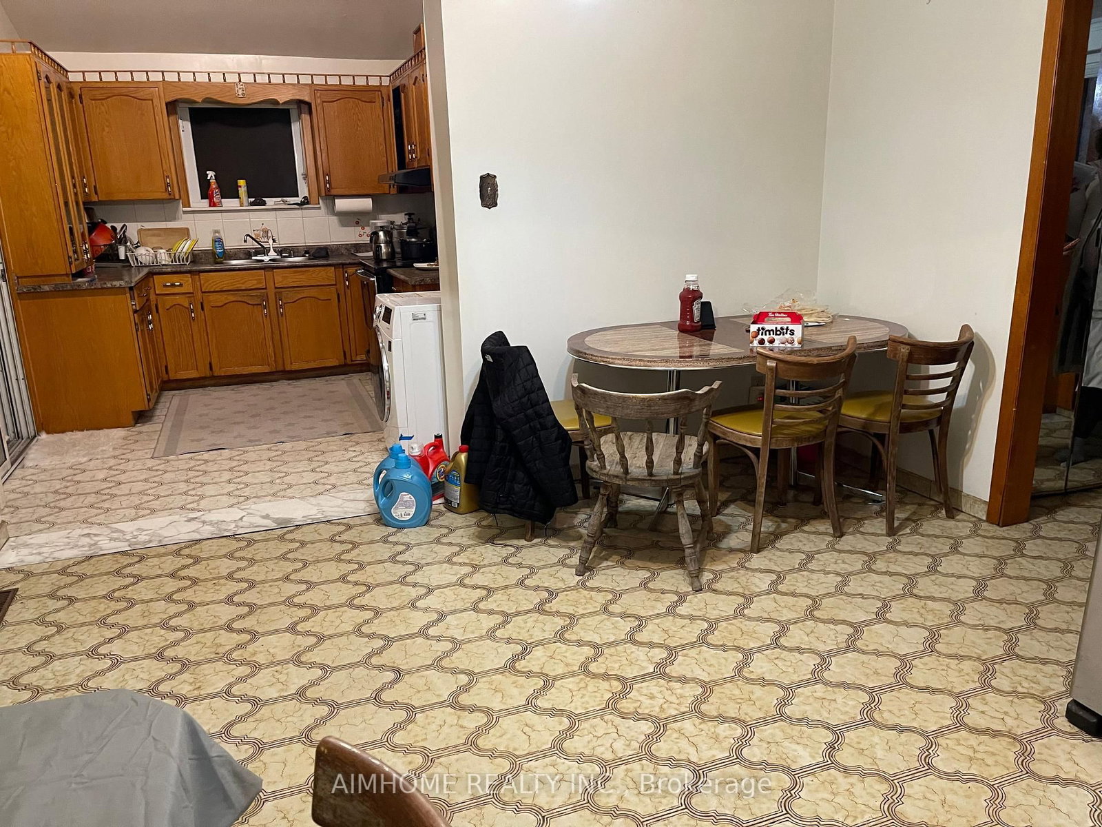 170 Gracefield Avenue • Toronto, ON photo 6