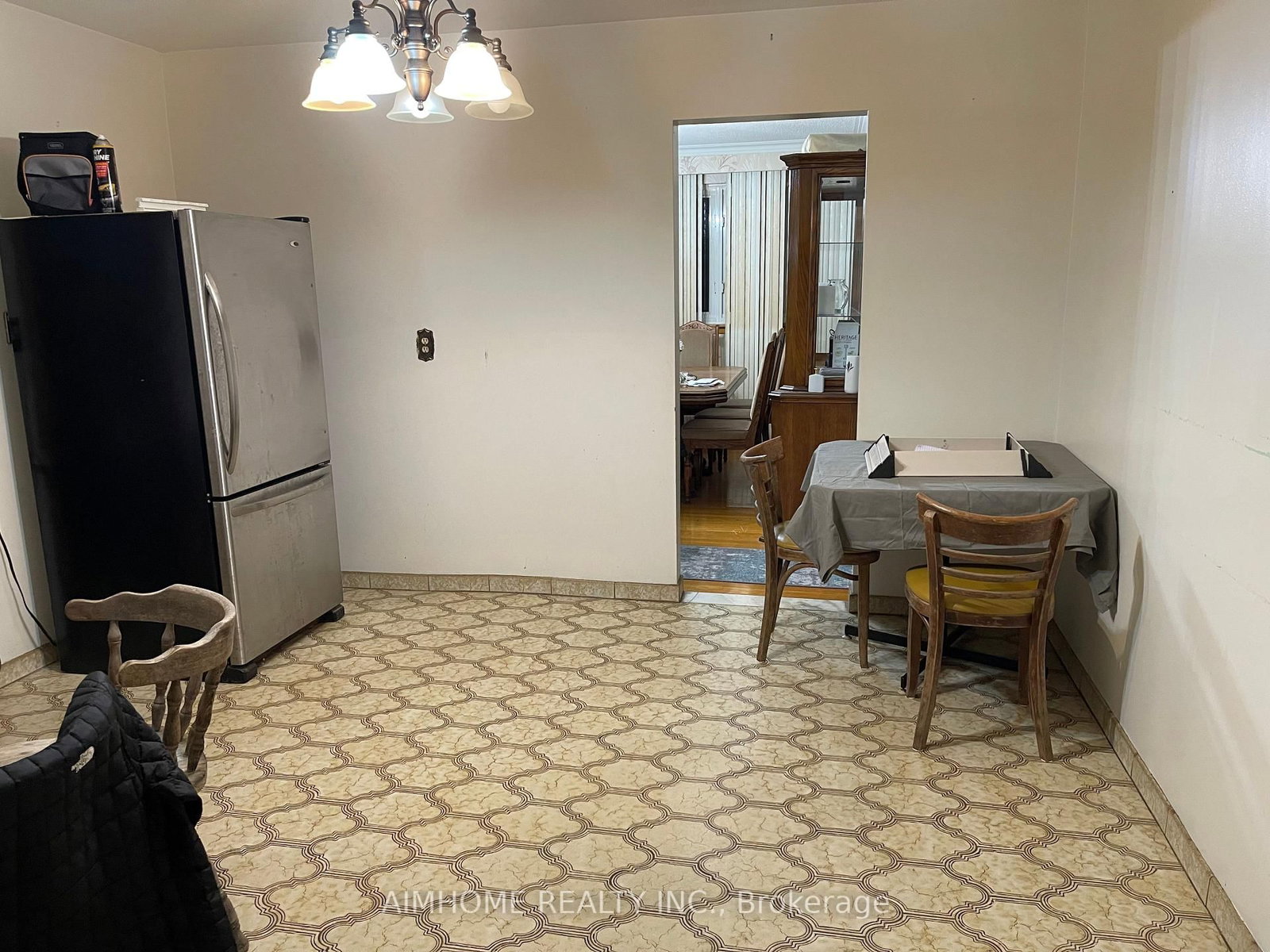 170 Gracefield Avenue • Toronto, ON photo 7