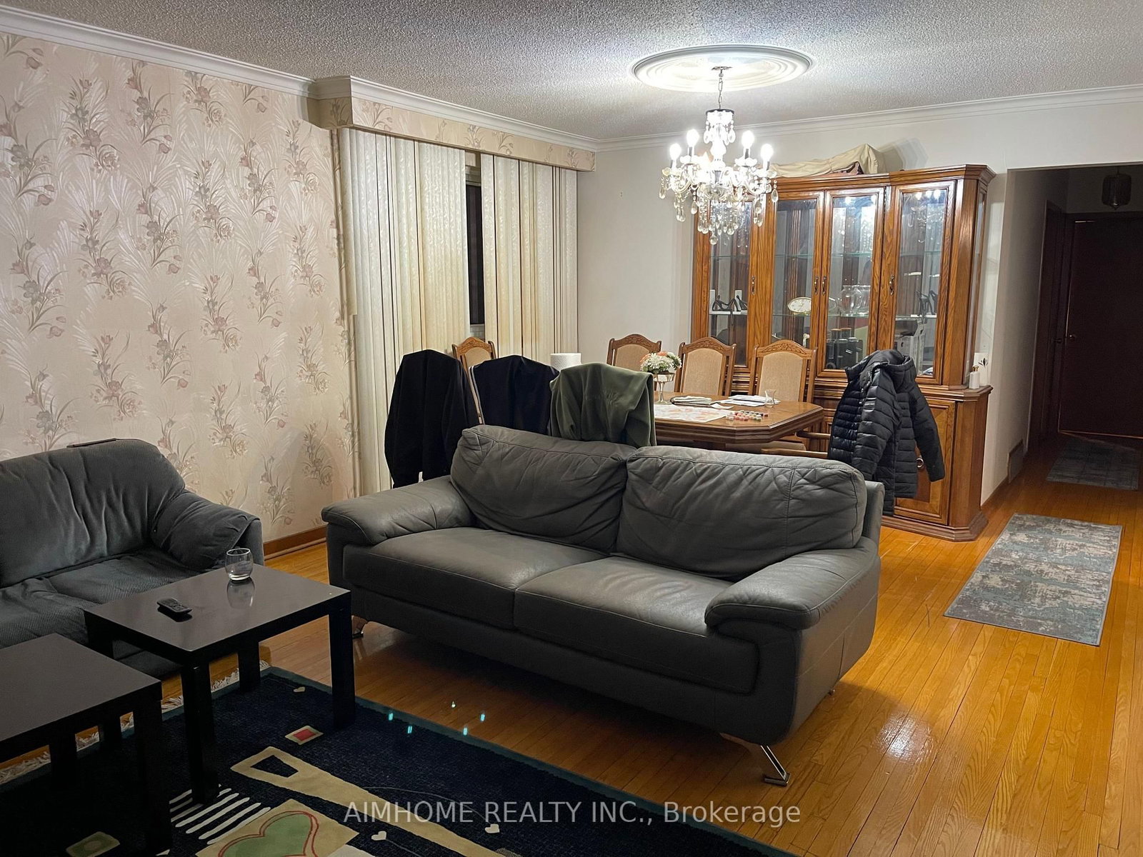 170 Gracefield Avenue • Toronto, ON photo 9