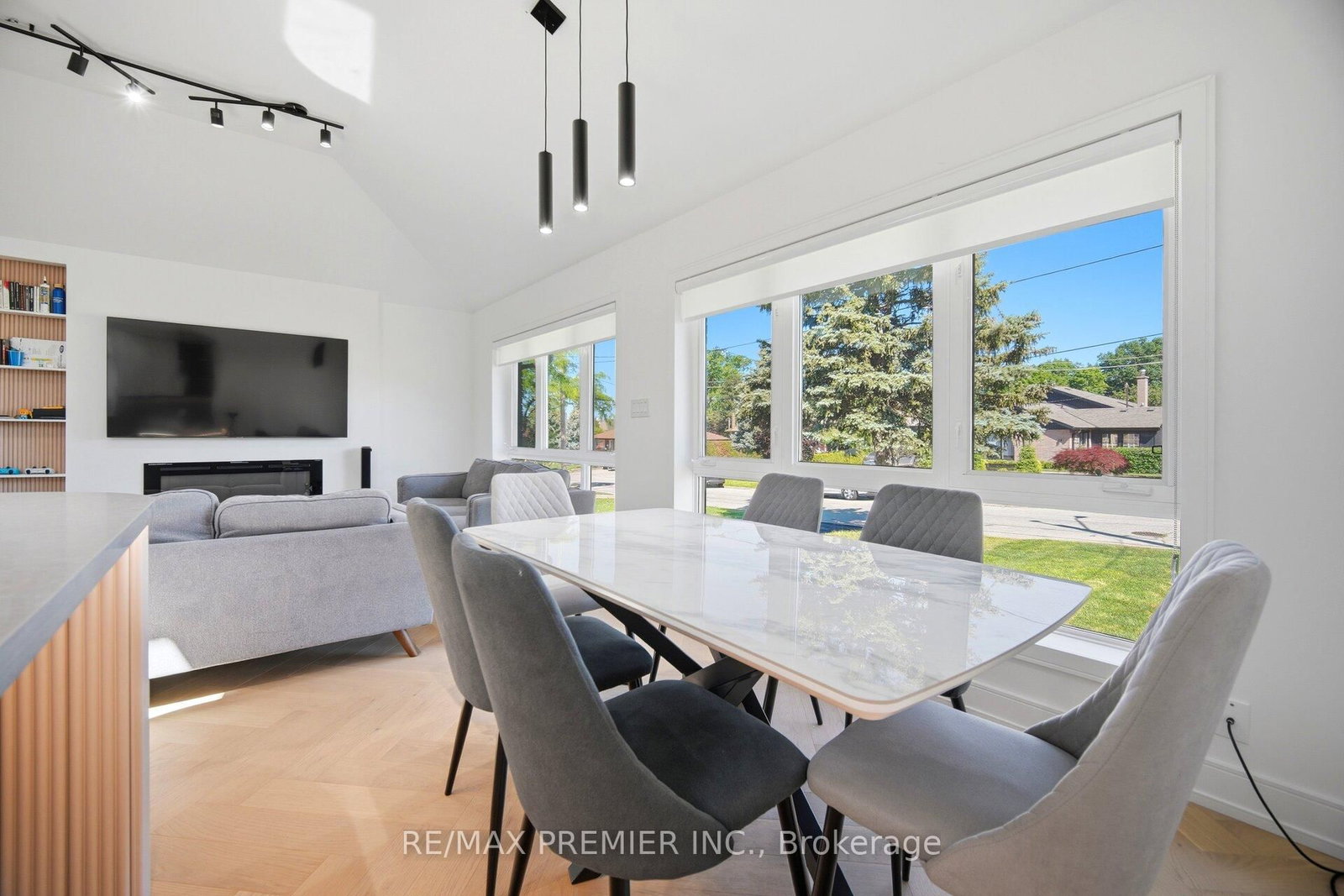 19 Jacinta Drive • Toronto, ON photo 13