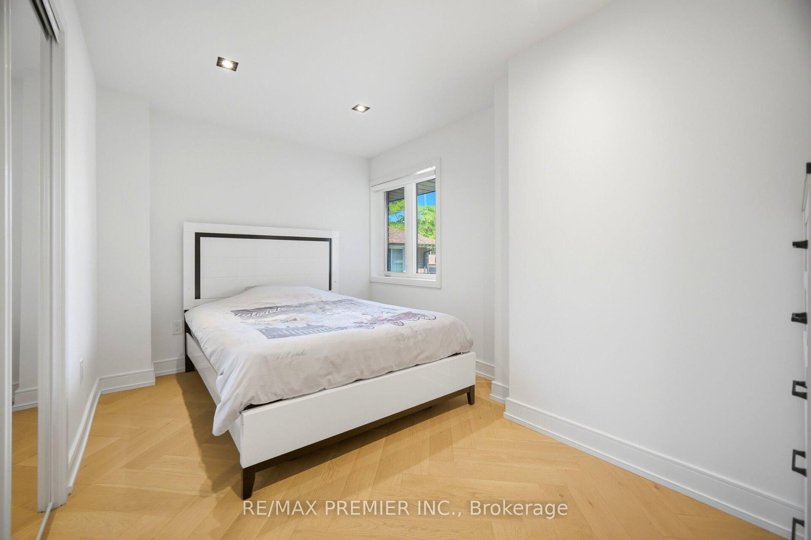 19 Jacinta Drive • Toronto, ON photo 26