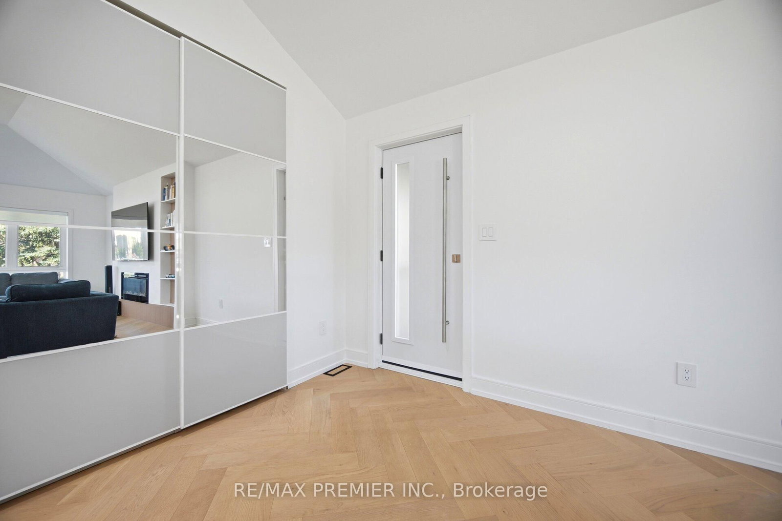 19 Jacinta Drive • Toronto, ON photo 7