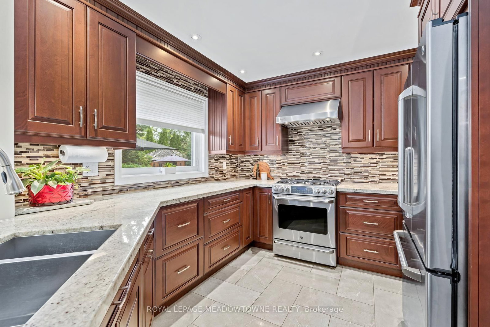 38 Chester Crescent • Halton Hills, ON photo 11
