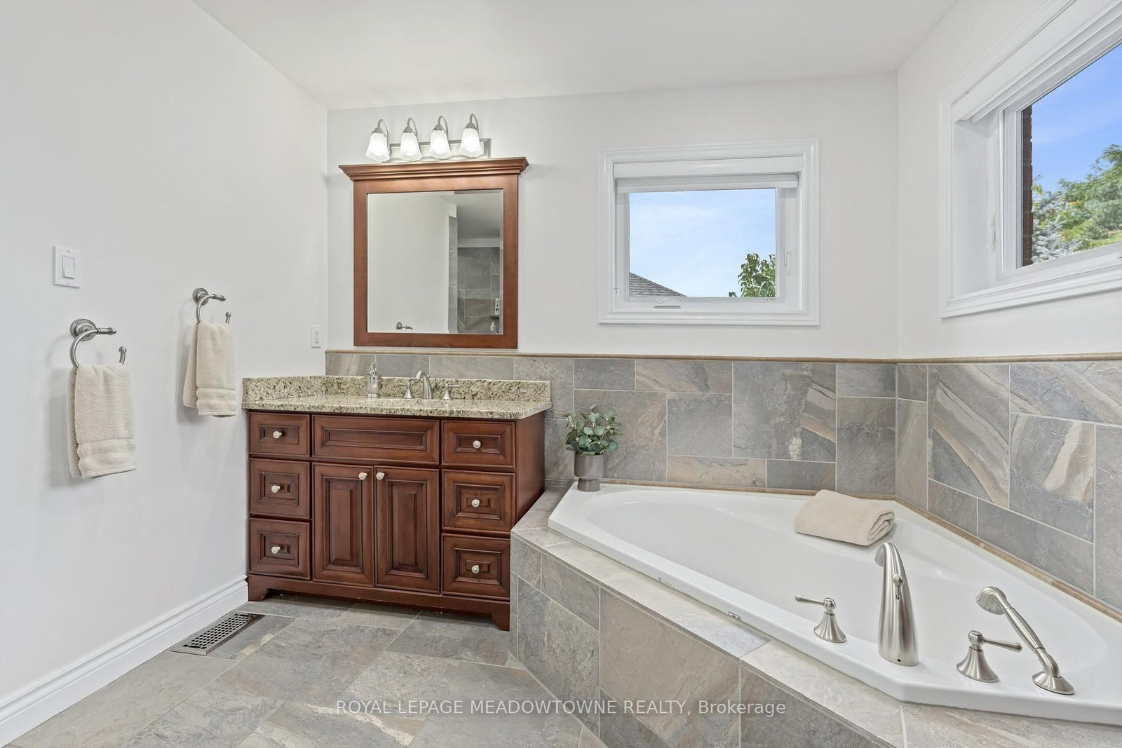 38 Chester Crescent • Halton Hills, ON photo 27