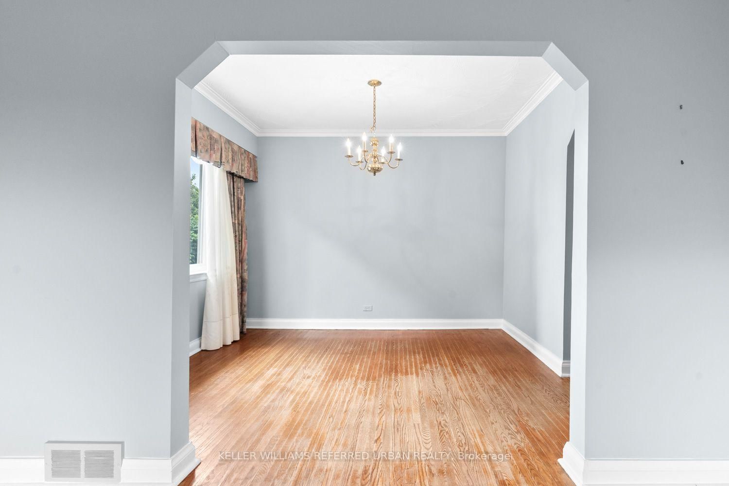 114 Gracefield Avenue • Toronto, ON photo 9