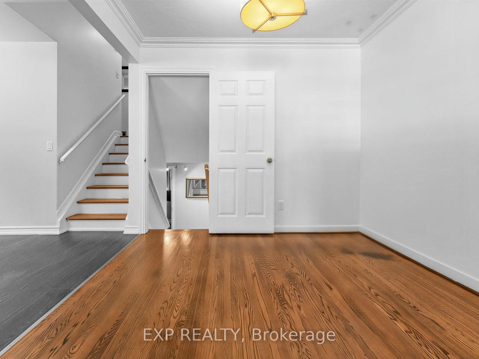 1586 Sandgate Crescent • Mississauga, ON photo 10