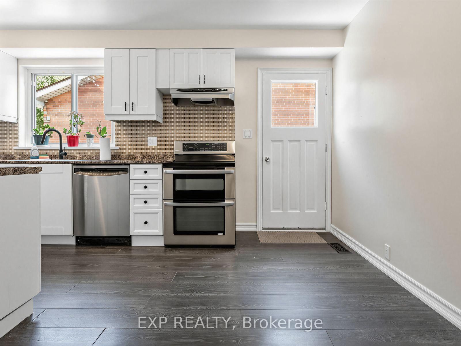 1586 Sandgate Crescent • Mississauga, ON photo 12