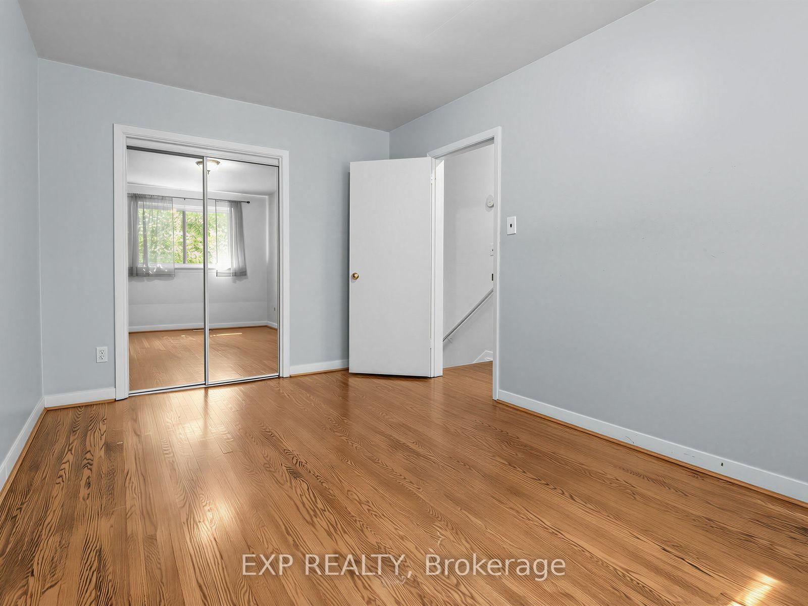1586 Sandgate Crescent • Mississauga, ON photo 18