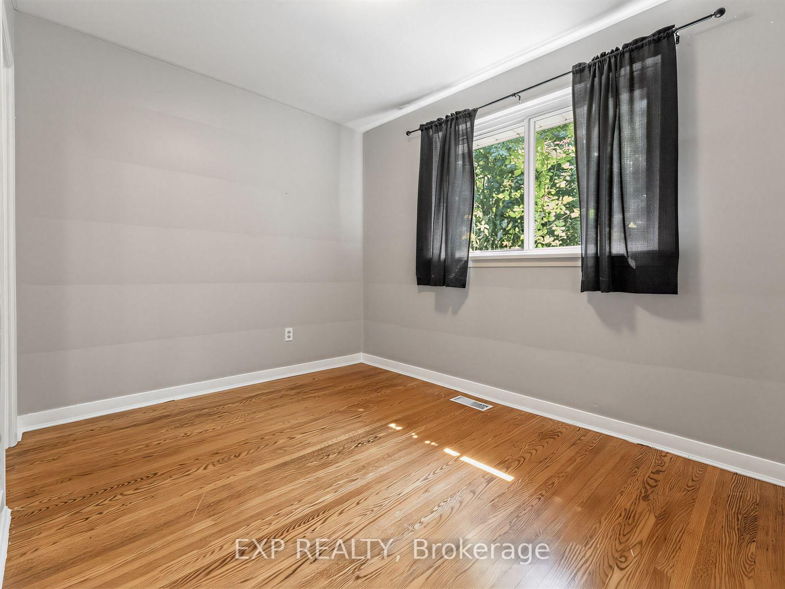 1586 Sandgate Crescent • Mississauga, ON photo 19