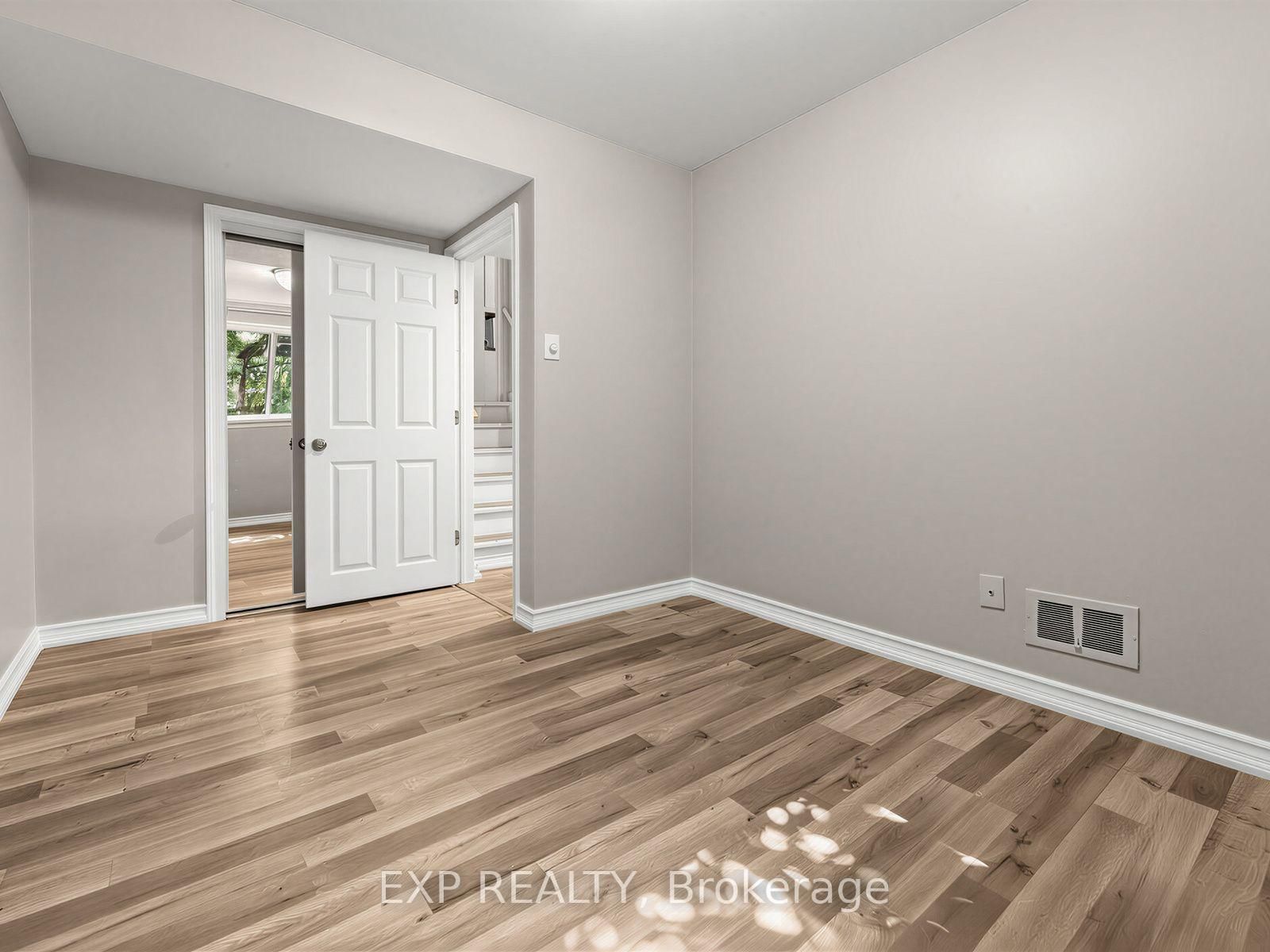 1586 Sandgate Crescent • Mississauga, ON photo 23