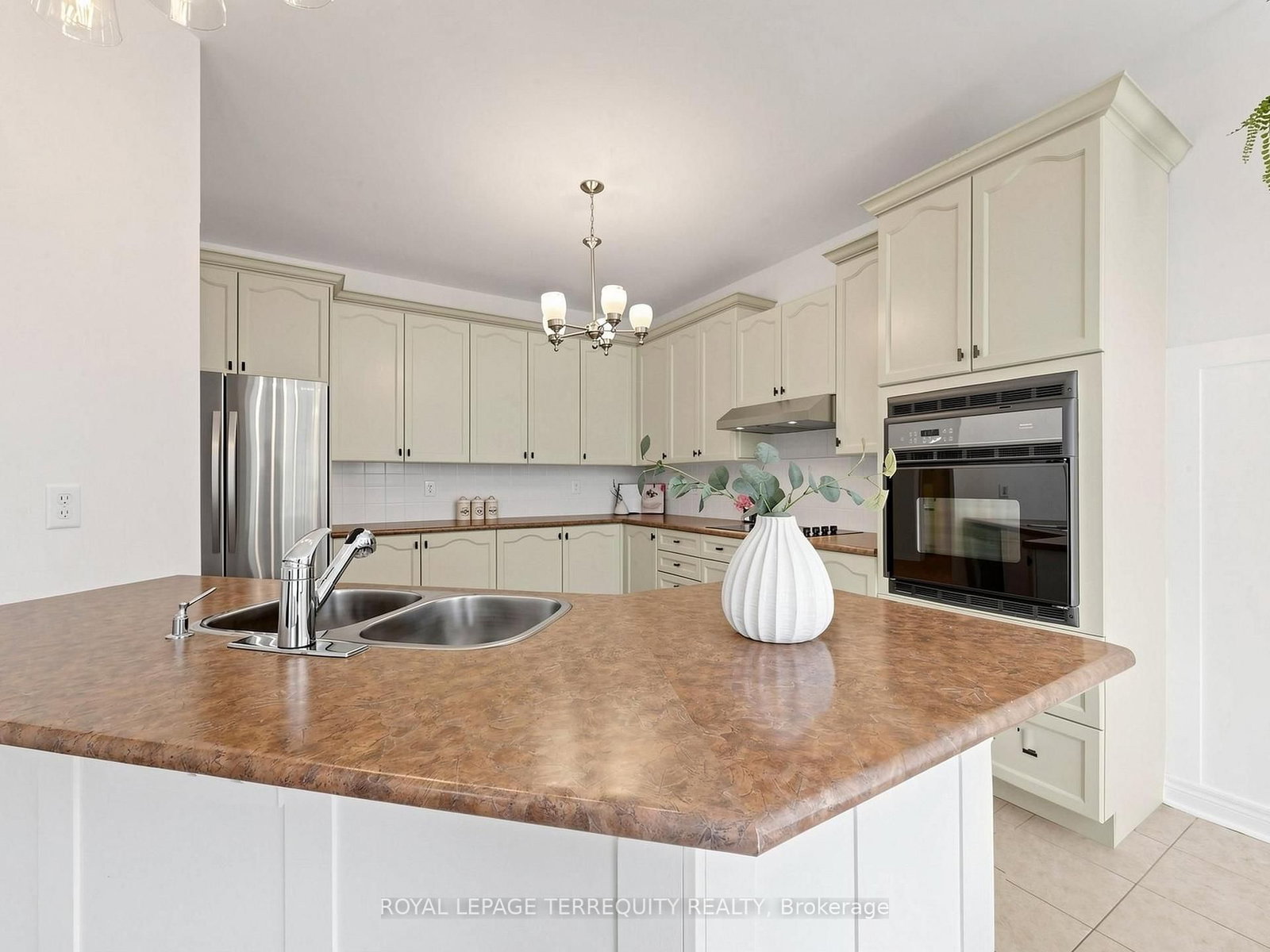 19 Johnson Crescent • Halton Hills, ON photo 18