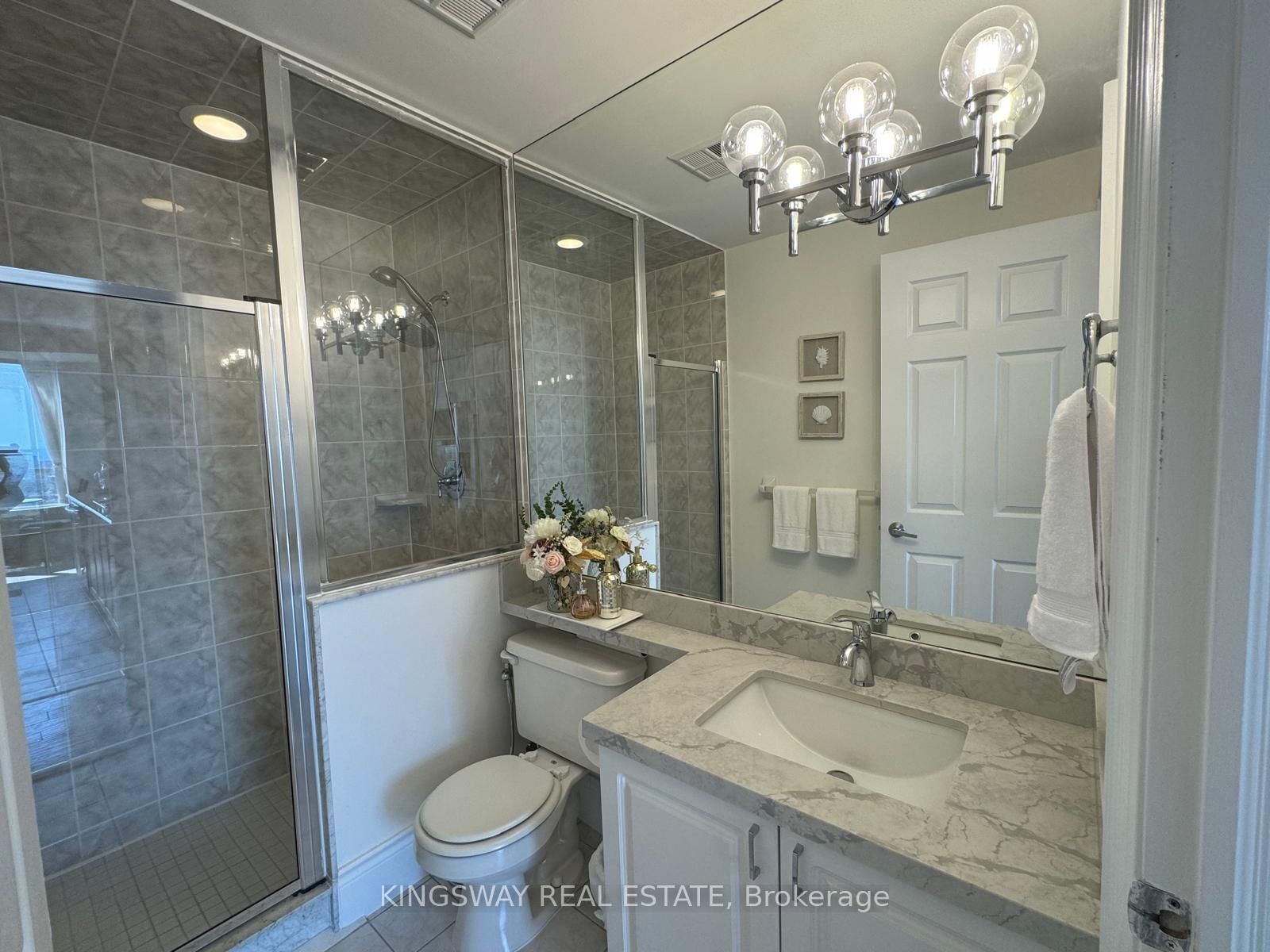 3880 Duke Of York Mississauga,ON L5B 4M7 — Photo 11