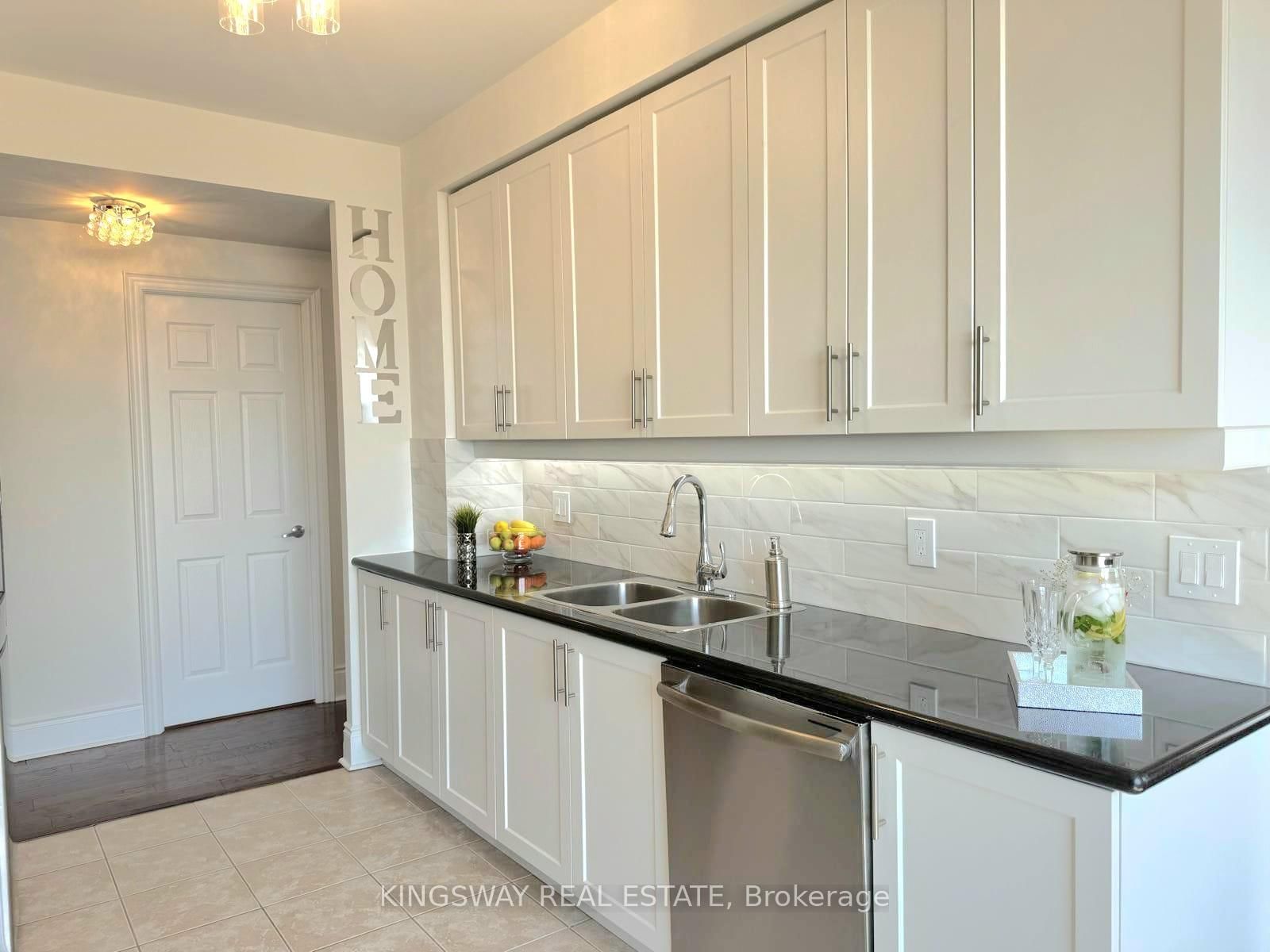 3880 Duke Of York Mississauga,ON L5B 4M7 — Photo 9