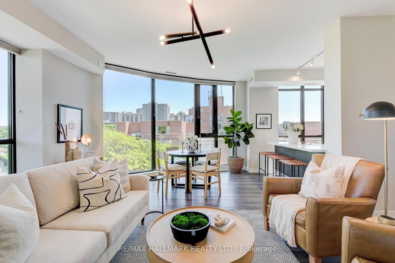 402 - 2118 Bloor Street W
