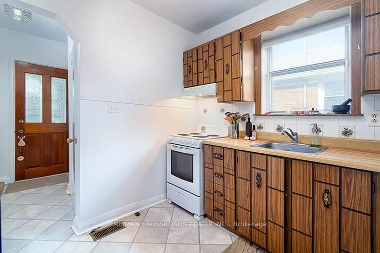 65 Manitoba Toronto,ON M8Y 1E1 — Photo 11