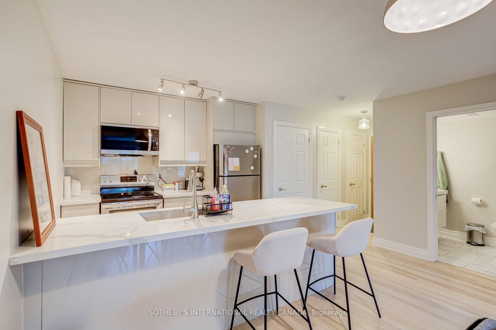 Condo for lease at 301-3069 Lakeshore Boulevard, Toronto, Ontario, M8V 1K6 - New Toronto - MLS: W13657268