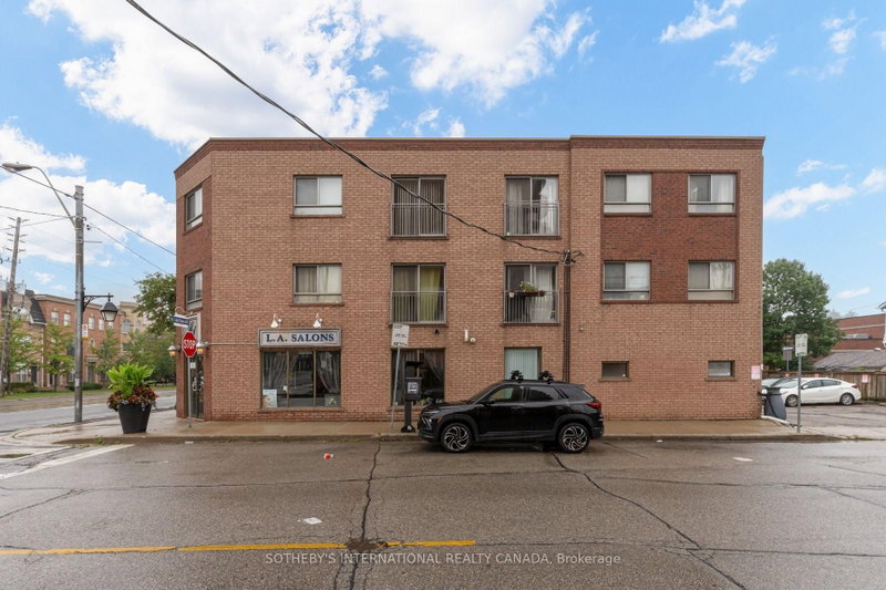 301 - 3069 Lakeshore Boulevard
