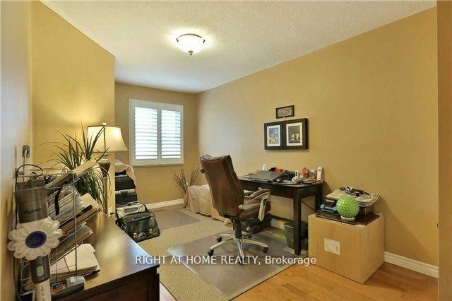 5162 Falconcrest Drive • Burlington, ON photo 14