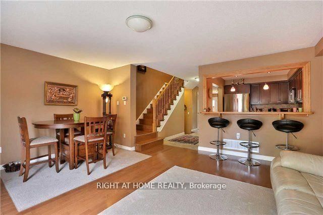 5162 Falconcrest Drive • Burlington, ON photo 4